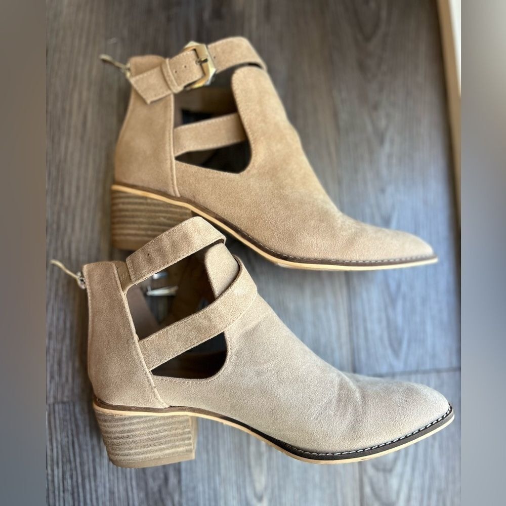 Beast Fashion Ankle Boots Cutout Buckle Strap Beige Booties Size 7.5 - Picture 6 of 6
